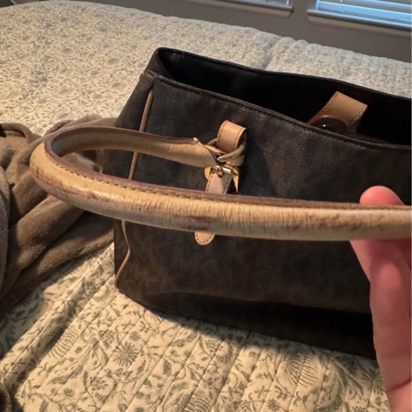 Michael Kors purse, large - Picture 1 of 3